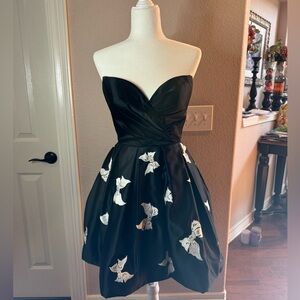 Sherri Hill black & white bow strapless cocktail dress.
